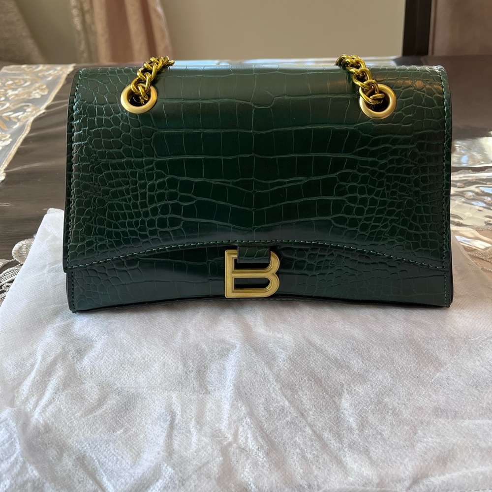 Green leather shoulder purse